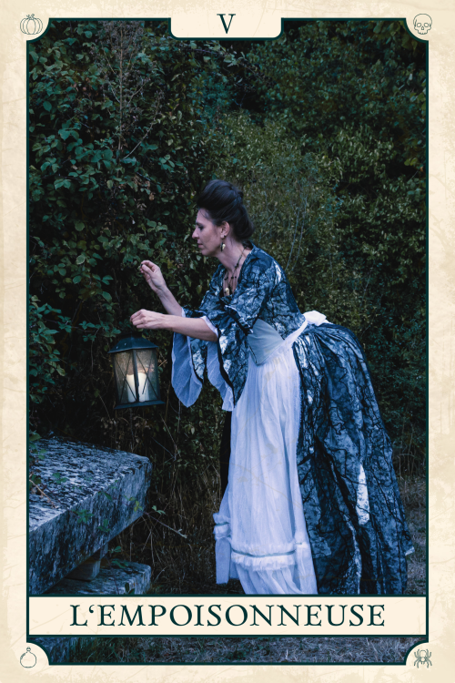 location robe gothique XVIIIe siècle - sorcière