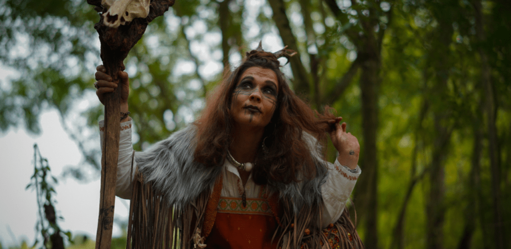 améliorer votre costume Baba yaga en foret pendant le défilé