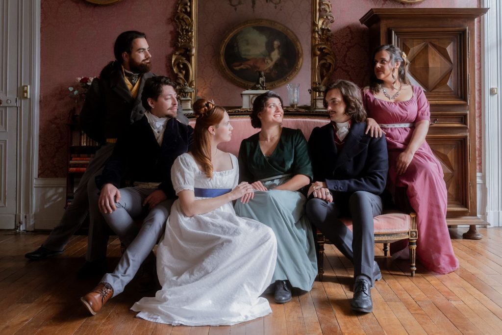 Groupe de 6 en costume régency